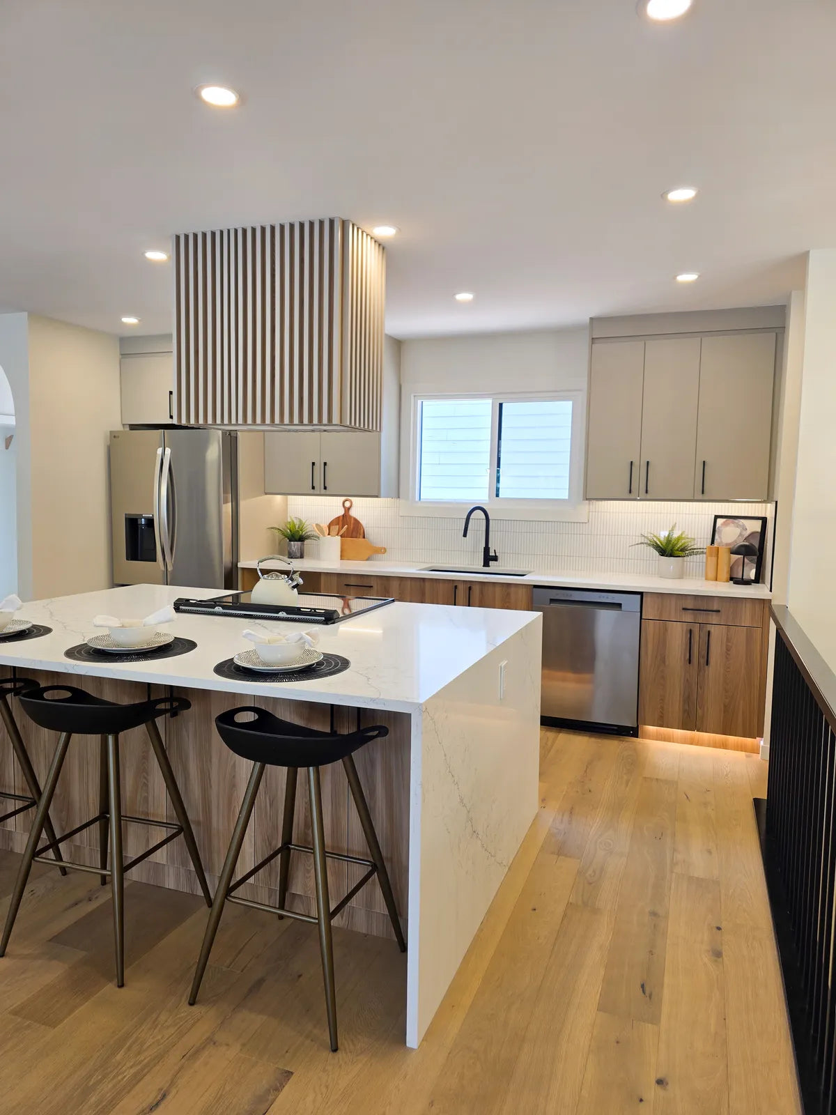 Kitchen island with pendant lighting